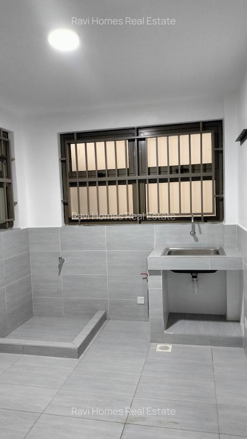 3 Bed Apartment with En Suite in Lavington - 4