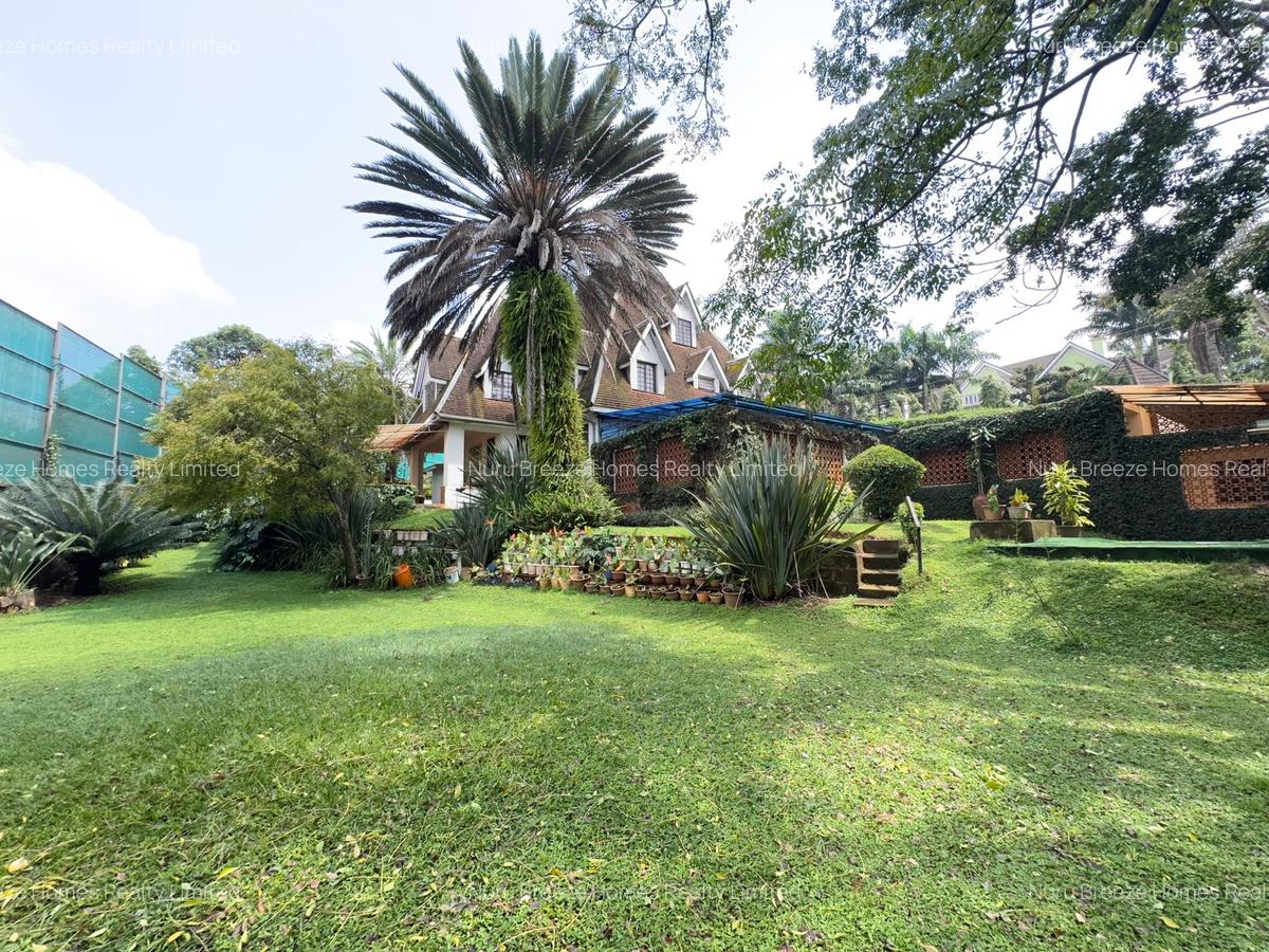 5 Bed House with En Suite in Runda - 17