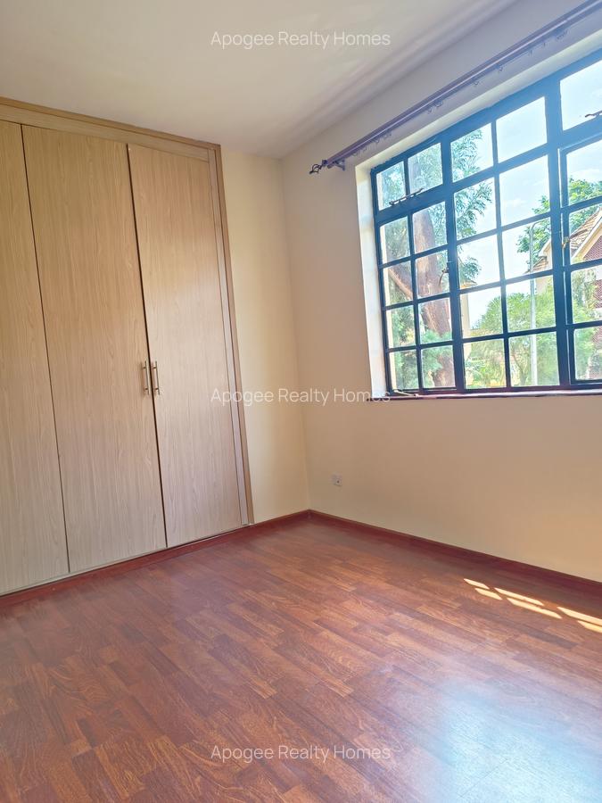 Serviced 2 Bed Apartment with En Suite at Fourways Junction Estate - 12