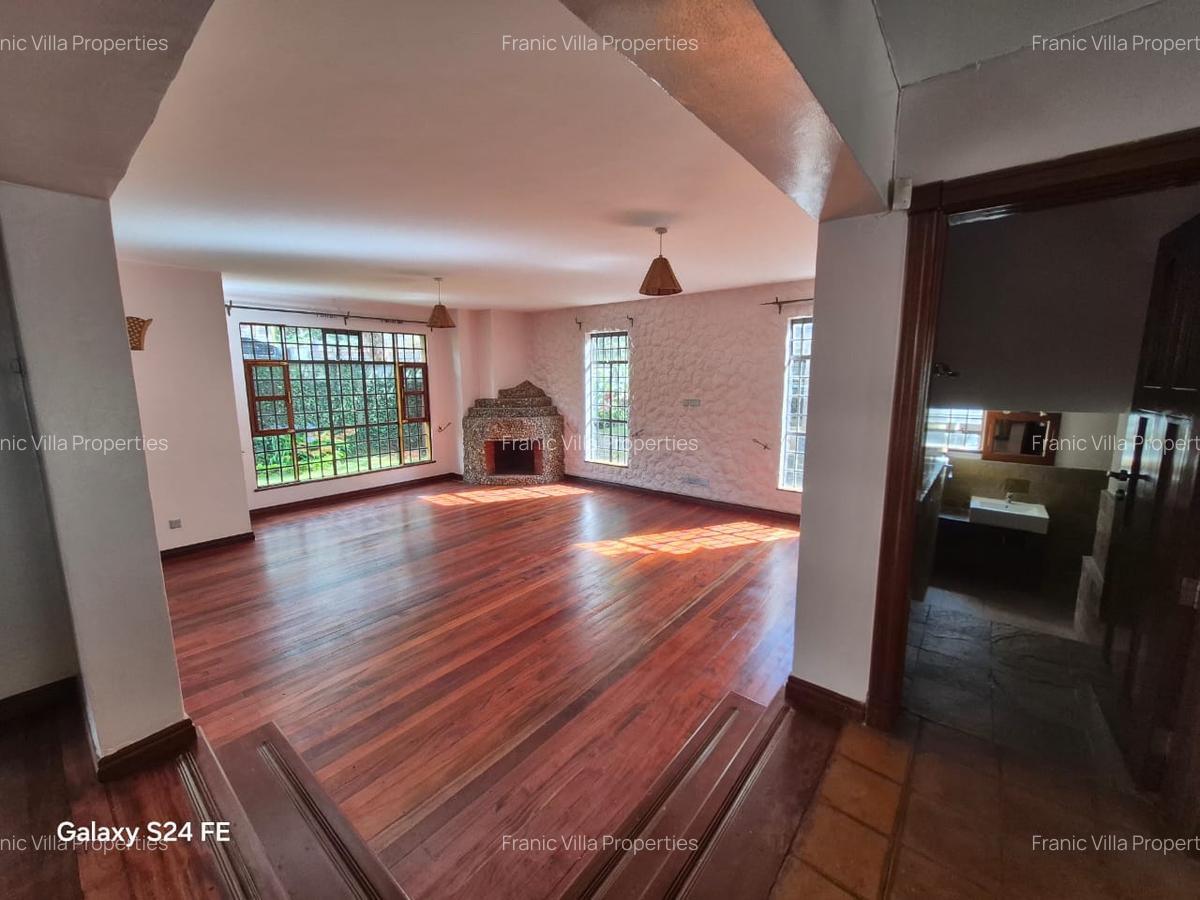 4 Bed Villa with En Suite at Westlands - 5