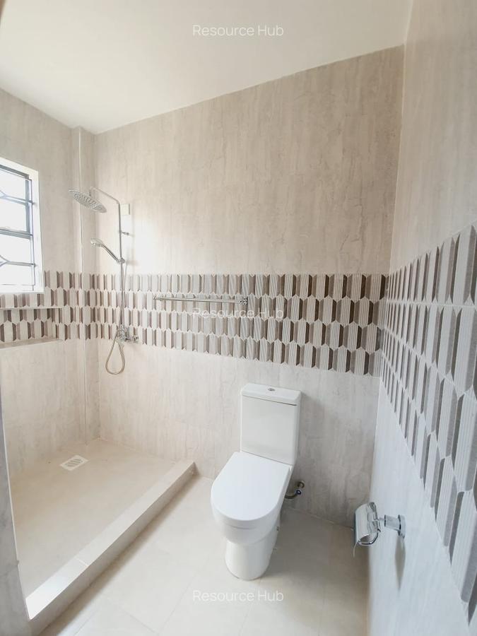 4 Bed Townhouse with En Suite at Riverside - 20