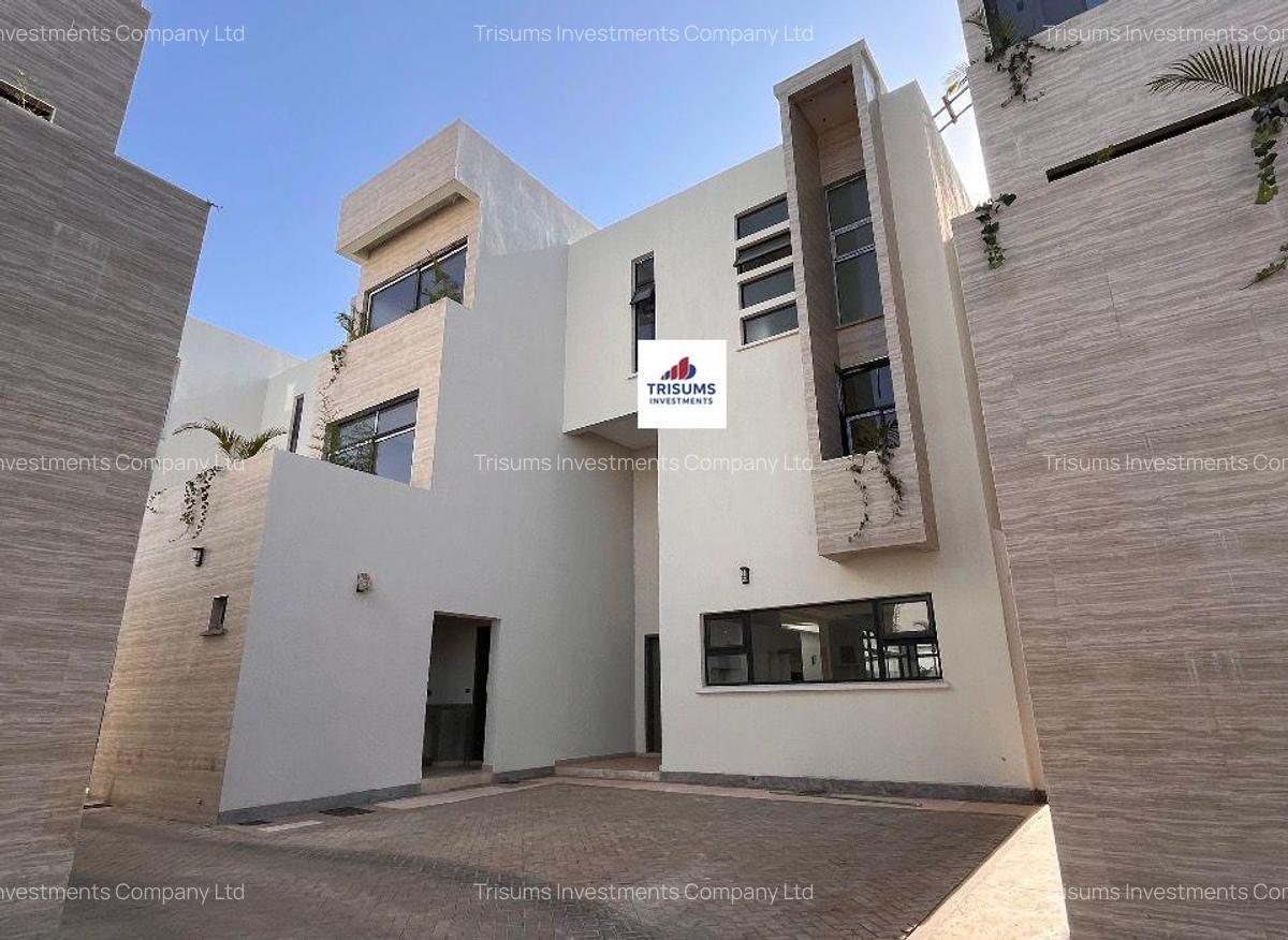 5 Bed Townhouse with En Suite in Lavington - 1