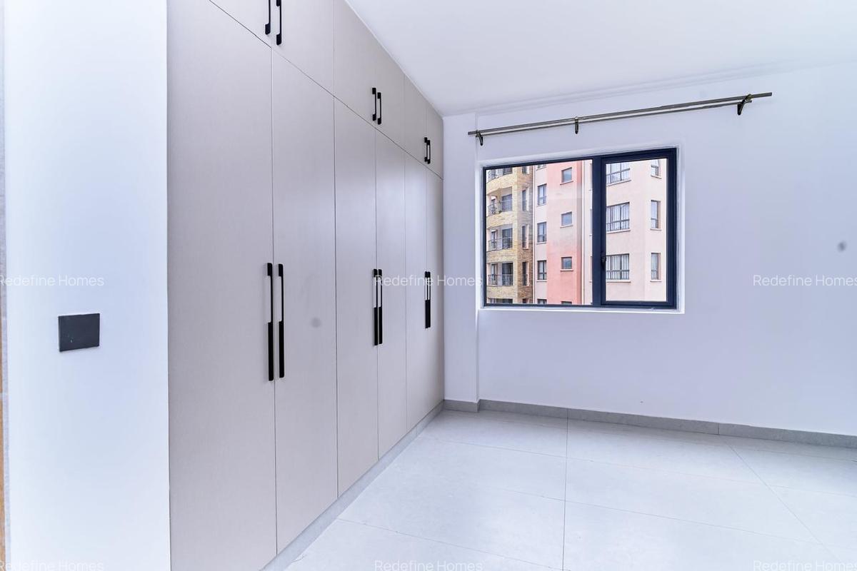 2 Bed Apartment with En Suite in Brookside - 7