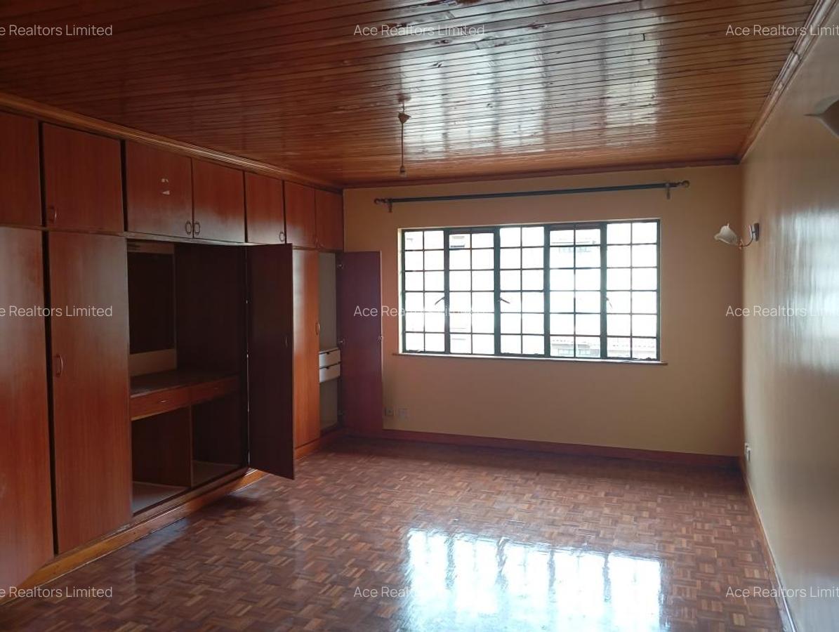 4 Bed Apartment with En Suite at Lavington - 12