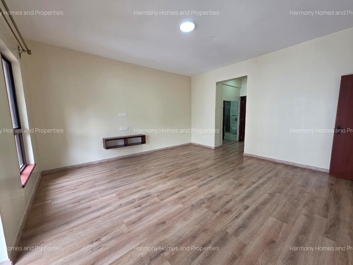 3 Bed Apartment with En Suite in Parklands - 5