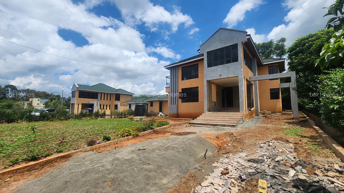 4 Bed House with En Suite at Parkplace - 1