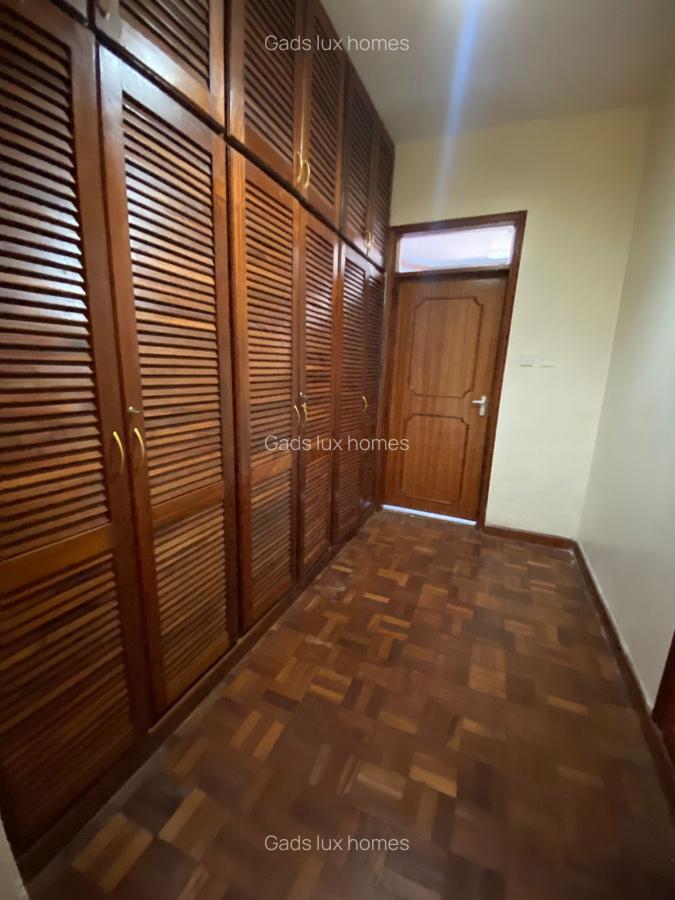 5 Bed Villa with En Suite at Runda - 14