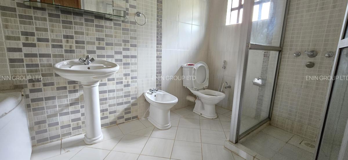 5 Bed Townhouse with En Suite at Convent Drive - 14