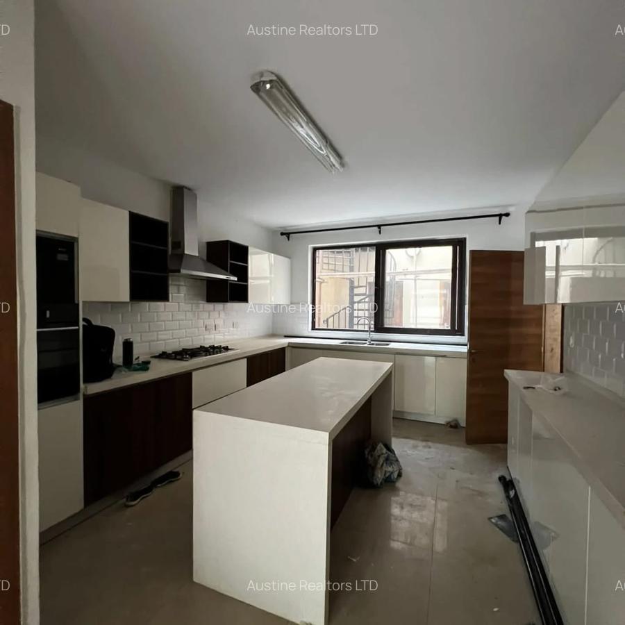 5 Bed Townhouse with En Suite at Chalbi Drive - 7