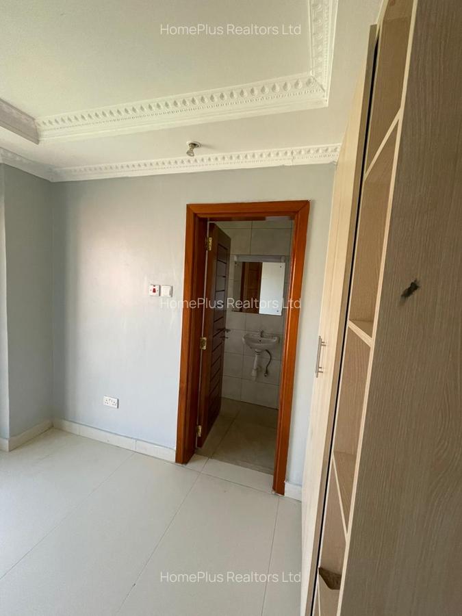 4 Bed Townhouse with En Suite at Nasra Court - 15