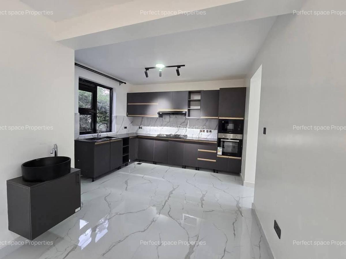 4 Bed Villa with En Suite in Ruiru - 5