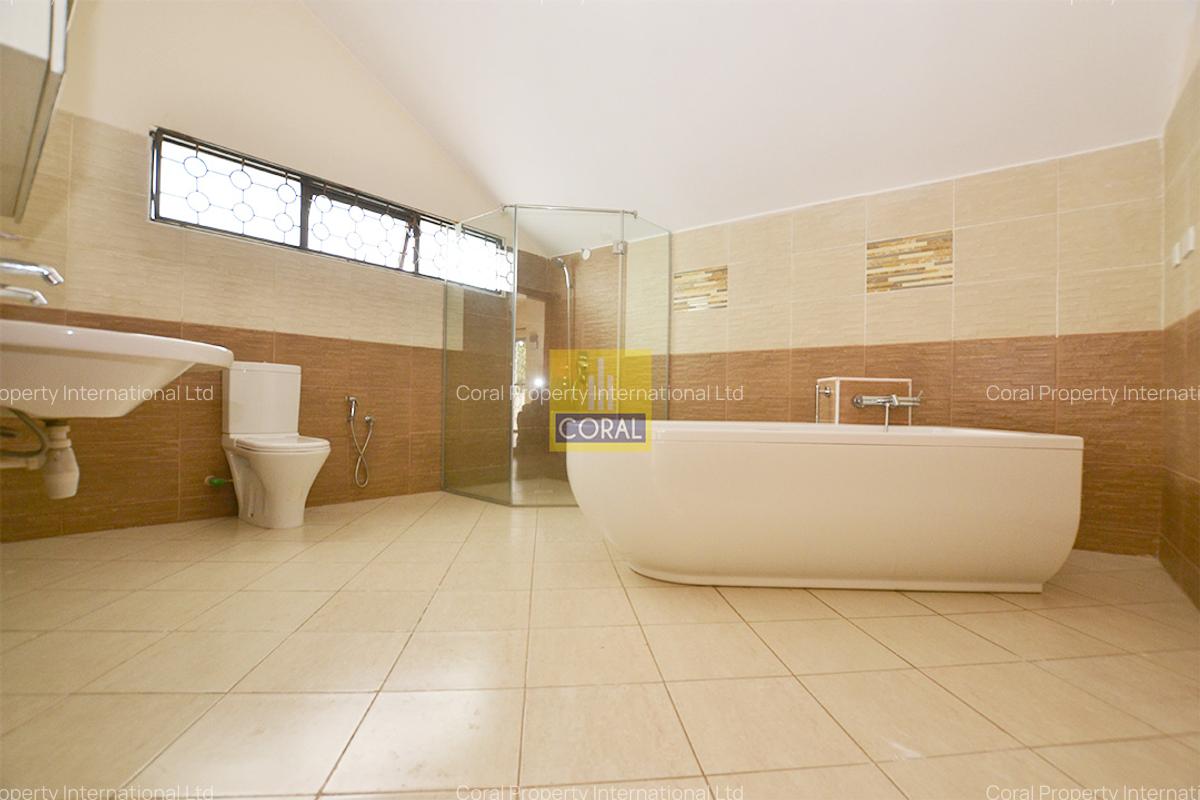 5 Bed House with Swimming Pool in Westlands Area - 14