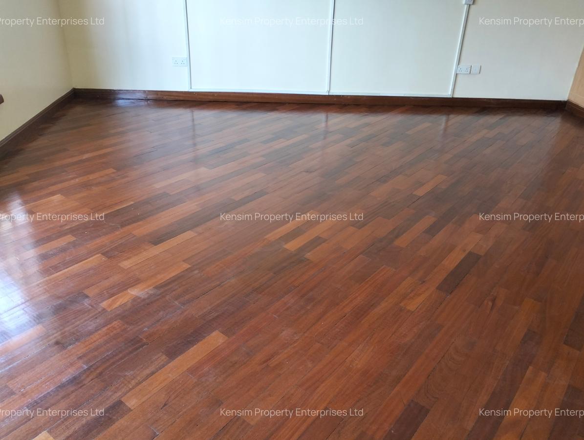 4 Bed Townhouse with En Suite in Lavington - 13