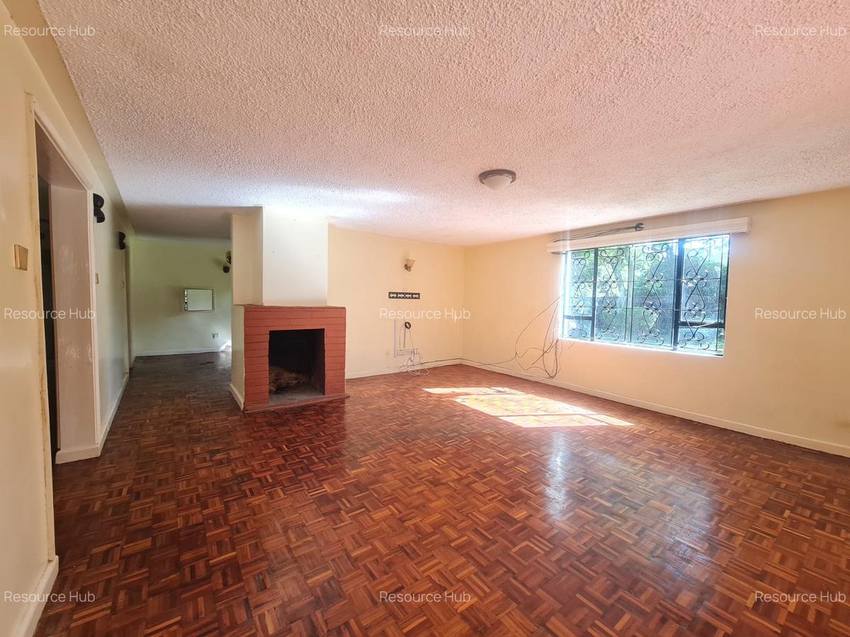 4 Bed House with En Suite at Hardy Area - 5