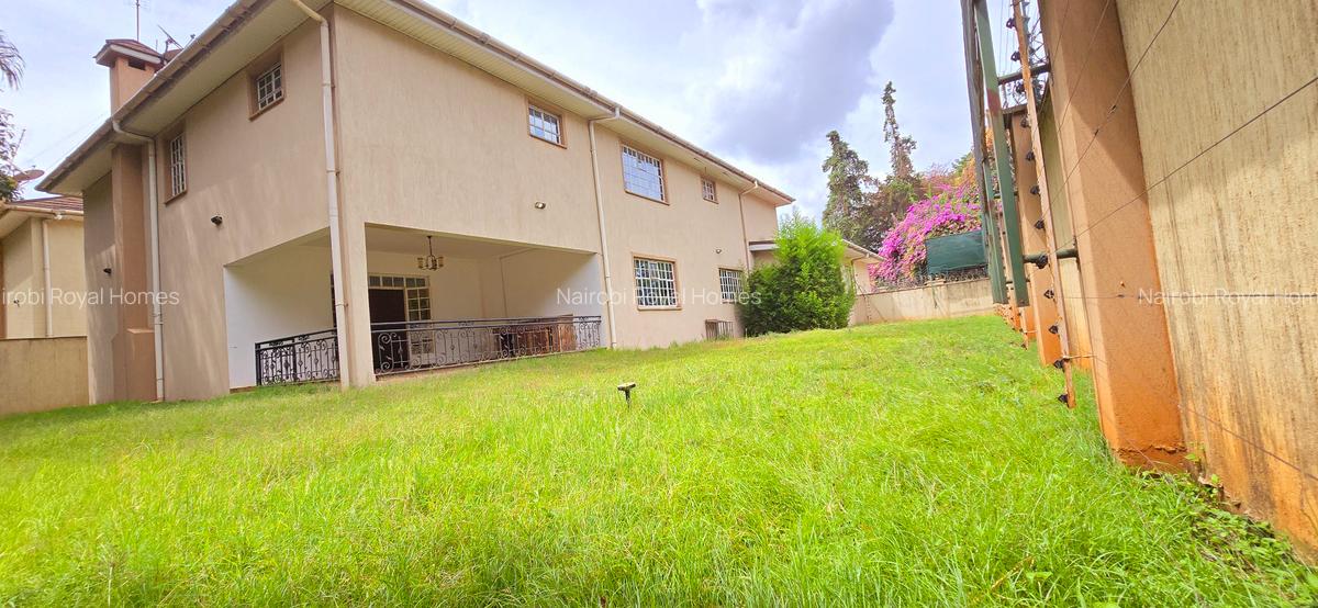 5 Bed Townhouse with En Suite at Lavington Green - 5
