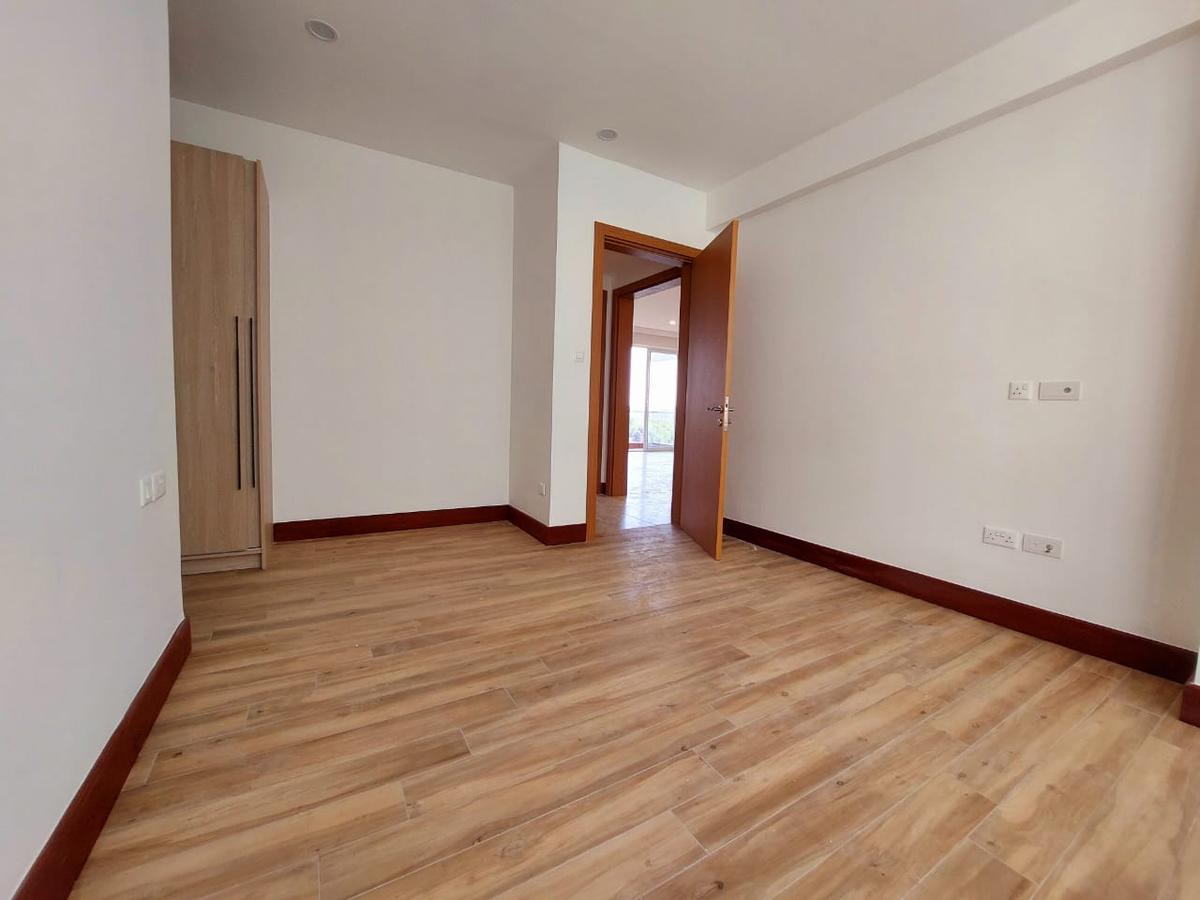 3 Bed Apartment with En Suite in Parklands - 3