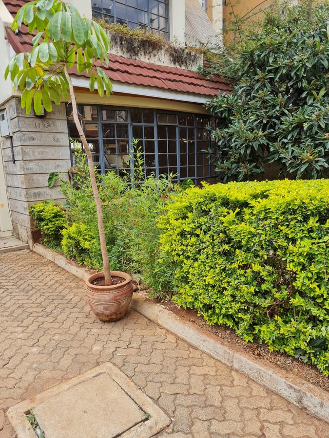 5 Bed Townhouse with En Suite in Kileleshwa - 15