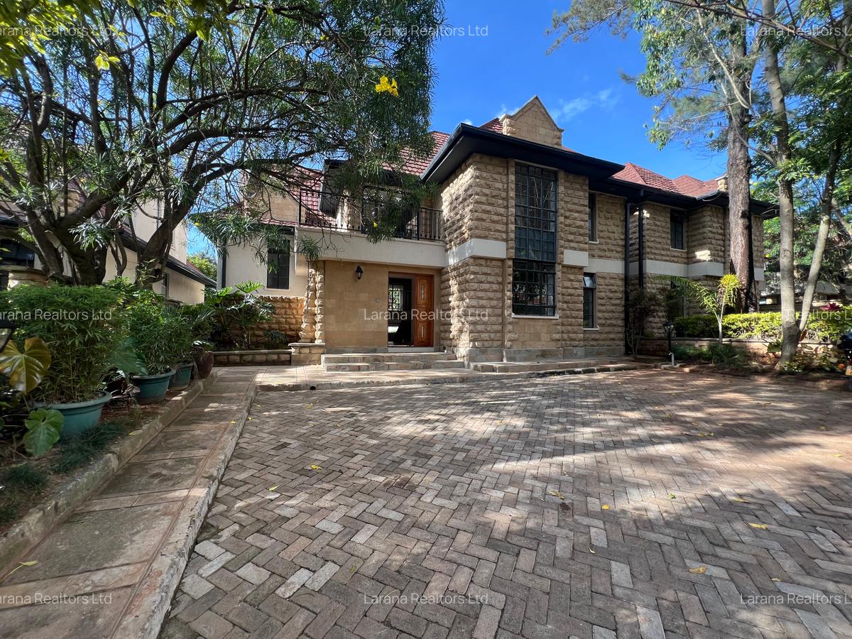7 Bed Townhouse with En Suite at Covent Dr - 1
