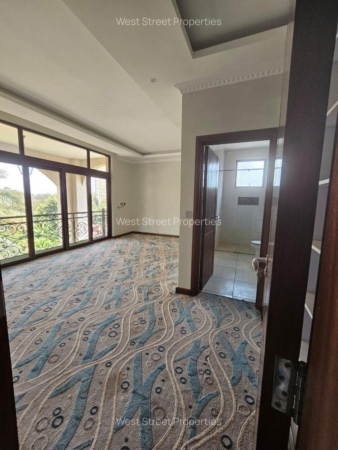 6 Bed Townhouse with En Suite at Lavington - 11