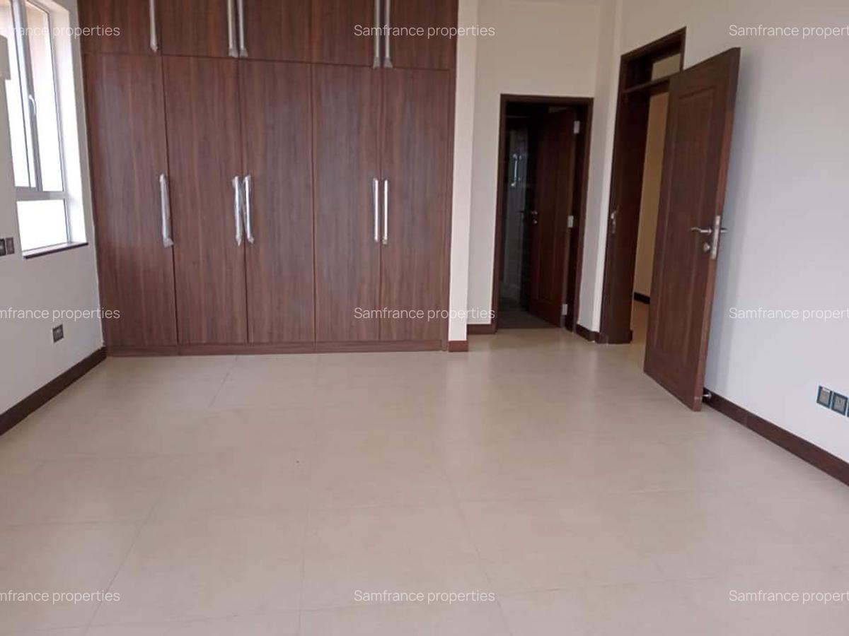 Serviced 3 Bed Apartment with En Suite at Citymall - 6