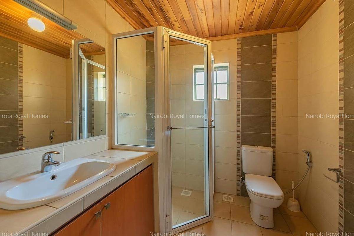 4 Bed Townhouse with En Suite at Lavington Green - 8