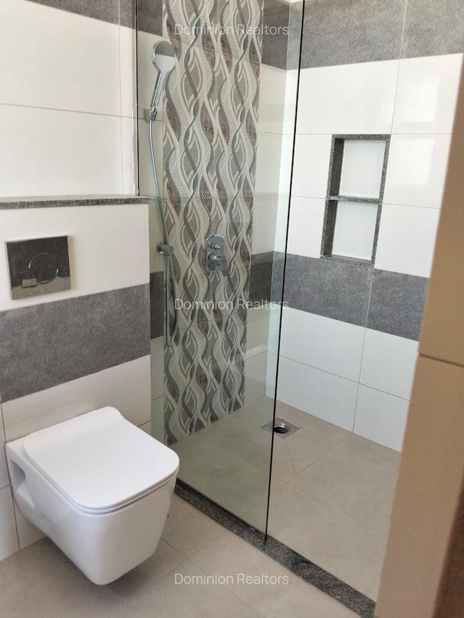 2 Bed Apartment with En Suite in Parklands - 6
