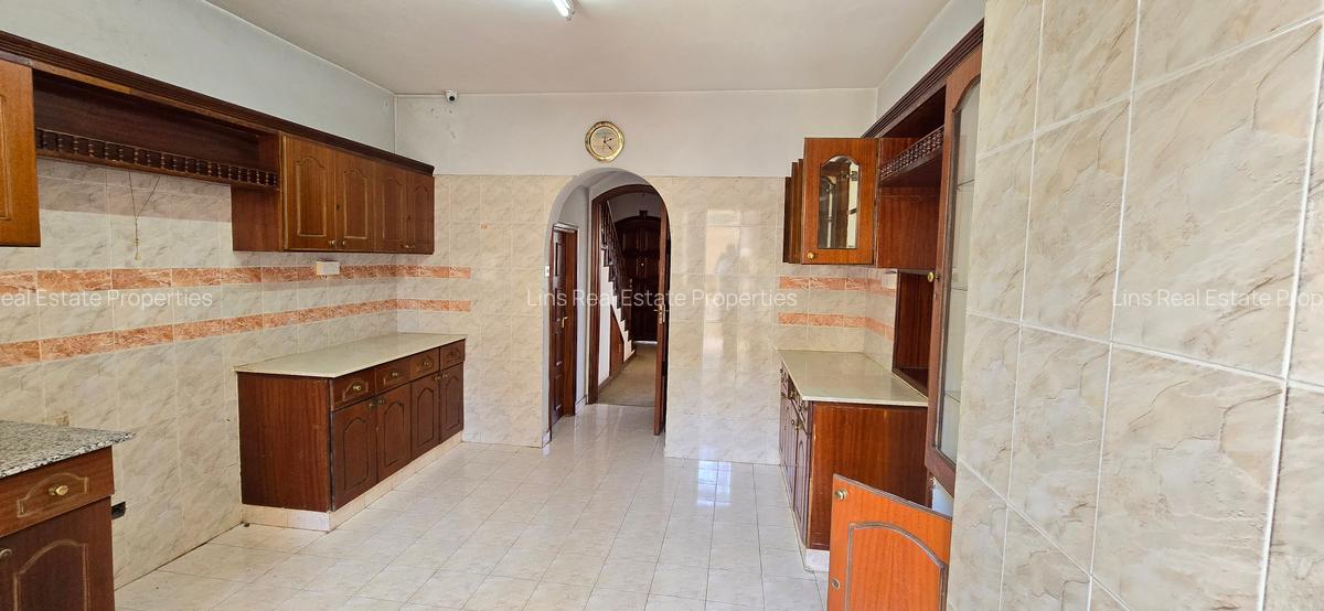 4 Bed Townhouse with En Suite in Westlands Area - 10