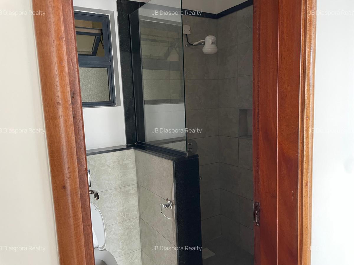 2 Bed Apartment with En Suite at Lantana Road - 5