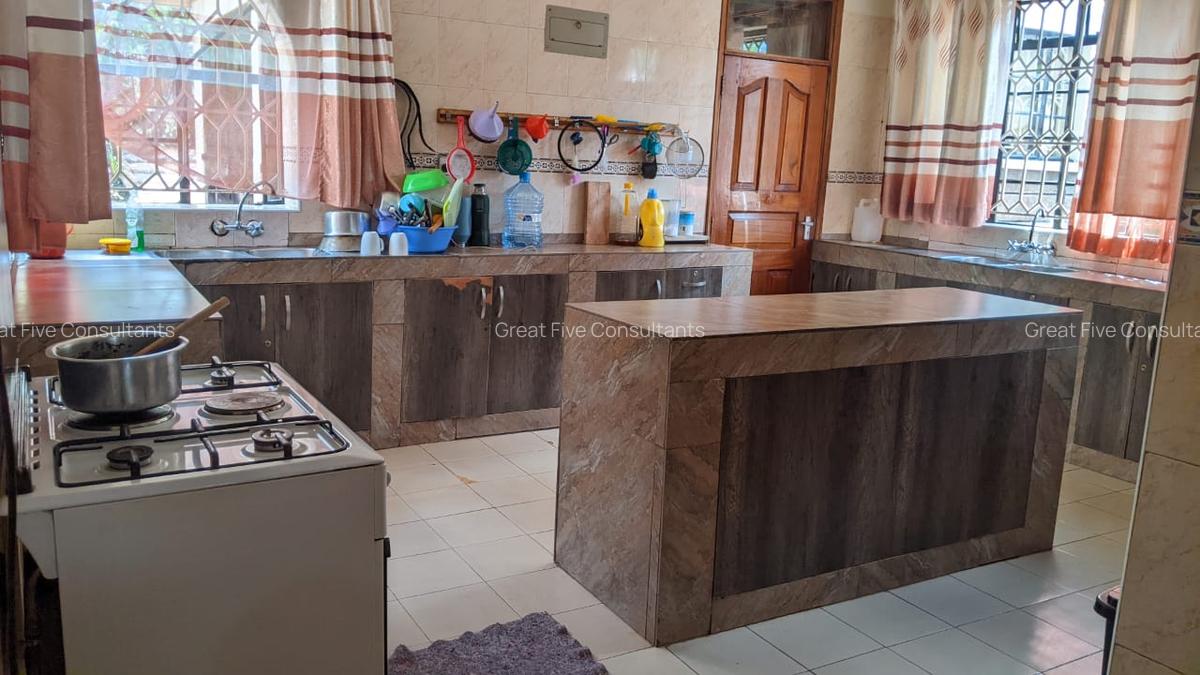 4 Bed House with En Suite in Kitisuru - 5