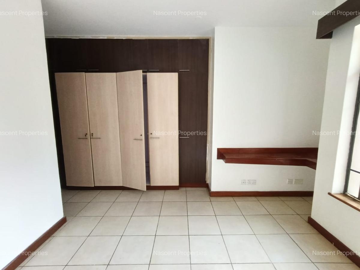 3 Bed Apartment with En Suite in Parklands - 10
