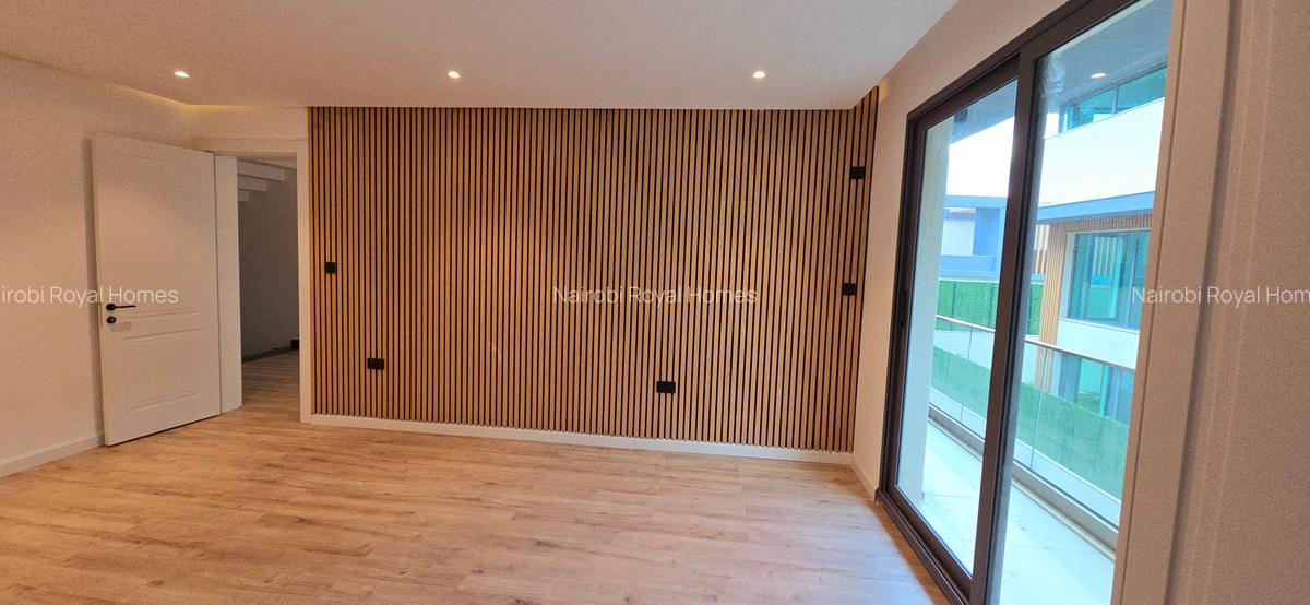 5 Bed Townhouse with En Suite at Lavington Green - 13