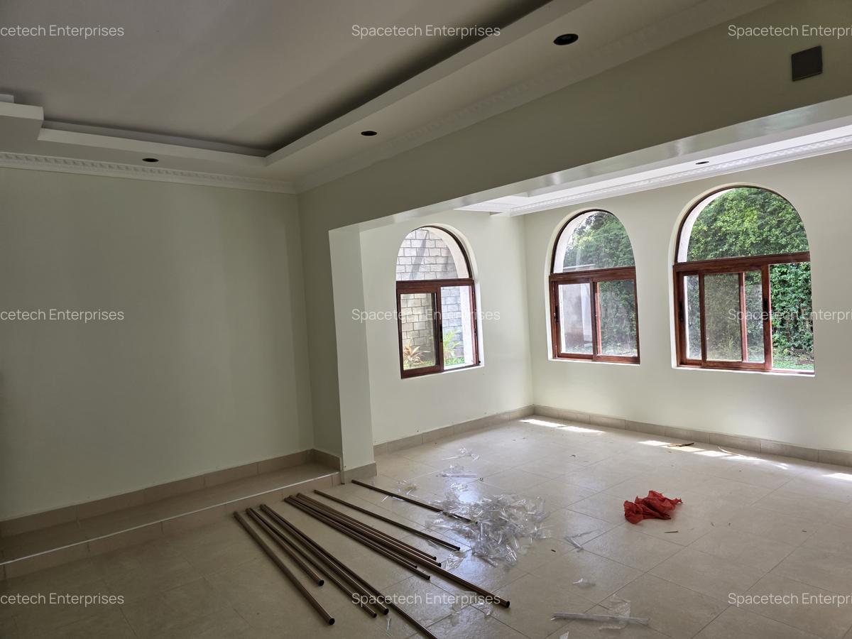 5 Bed House with En Suite in Kitisuru - 14