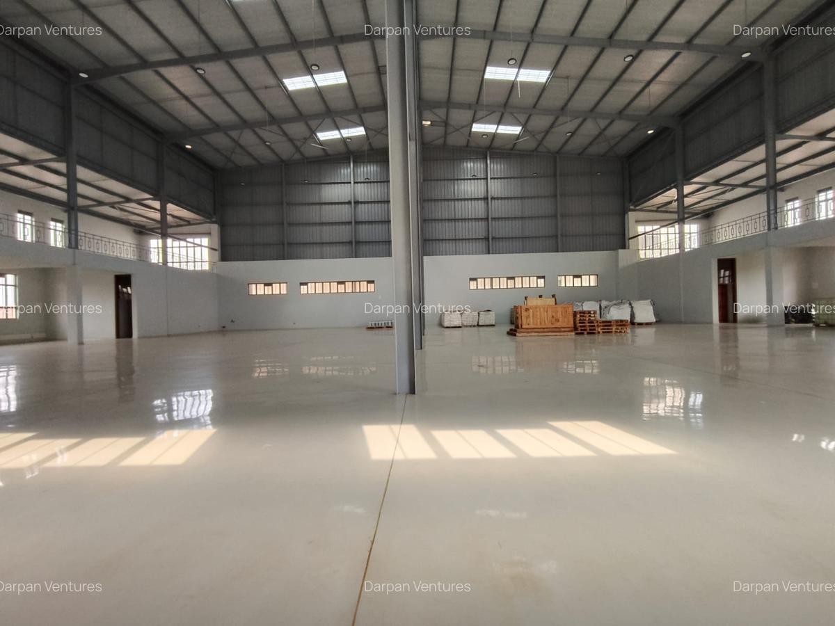 7,500 ft² Warehouse with Service Charge Included in Tatu City - 1