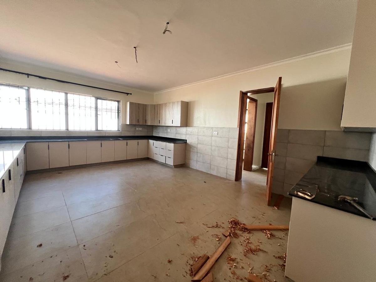 6 Bed Villa with Swimming Pool in Loresho - 4