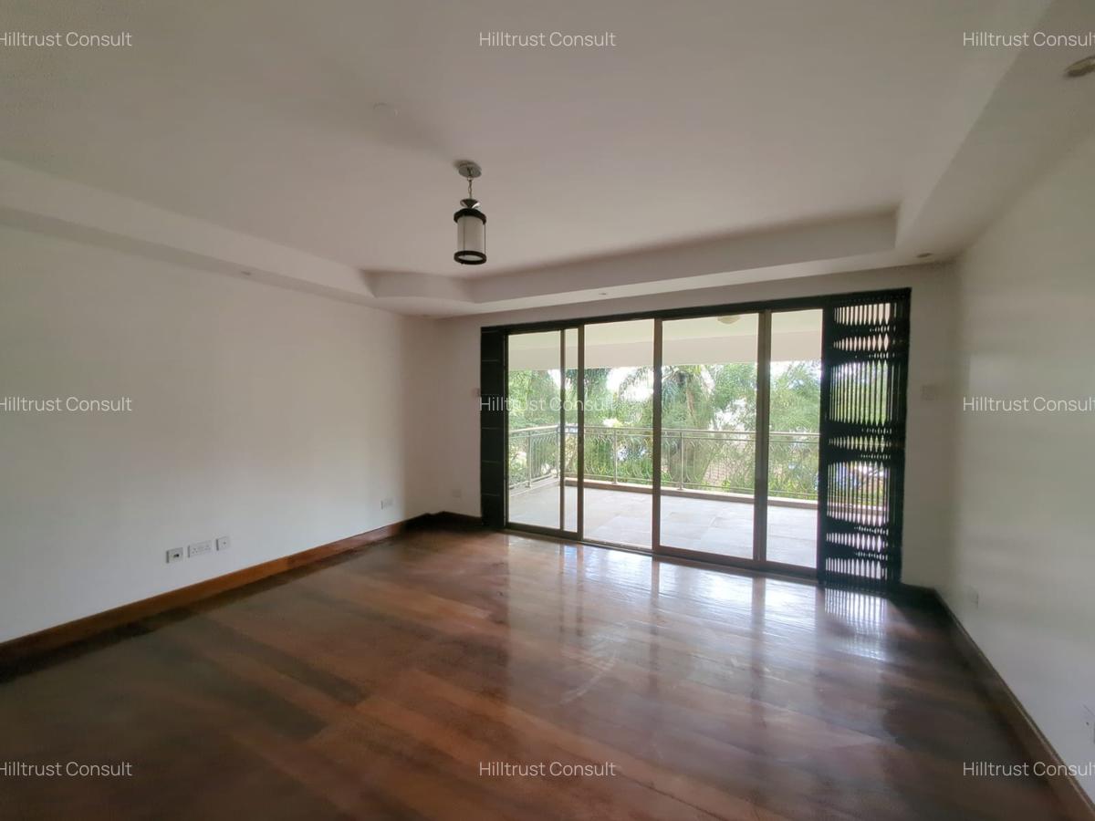 5 Bed Townhouse with En Suite in Lavington - 15