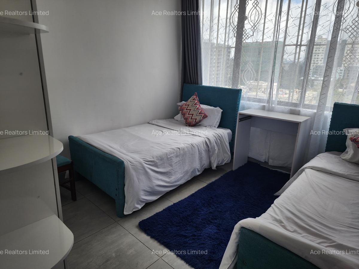 4 Bed Apartment with En Suite at 2Nd Parklands Avenue - 7