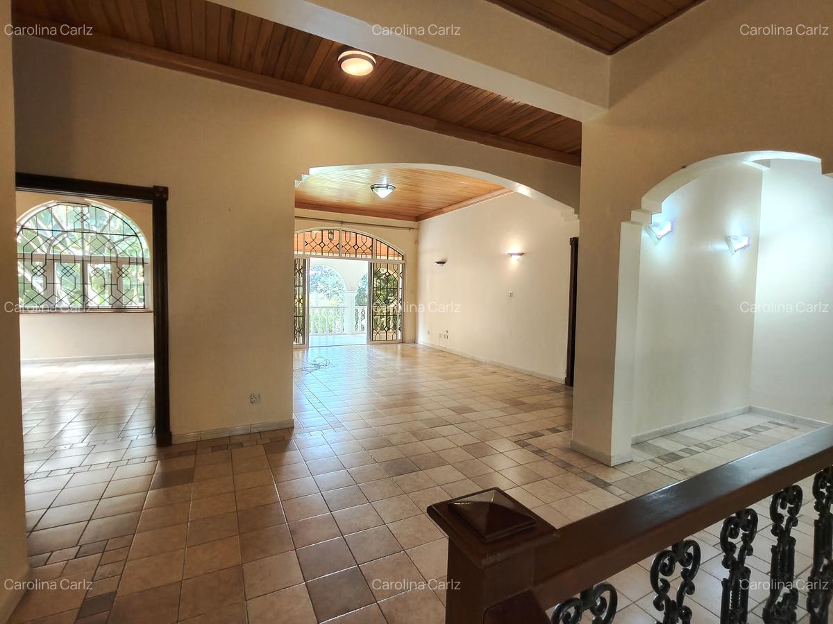 4 Bed House with En Suite at Hill View - 14