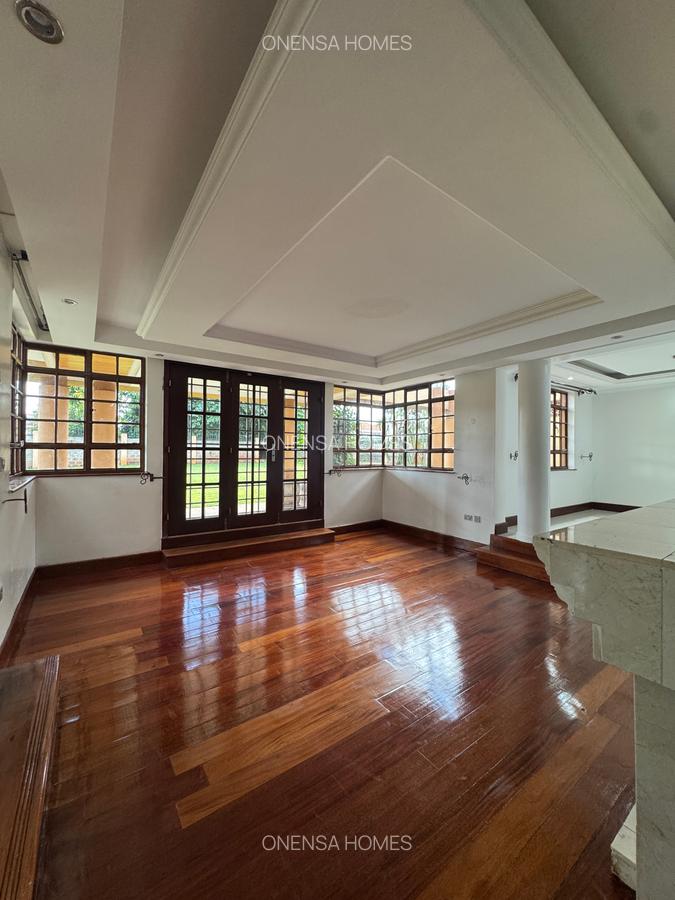 5 Bed House with En Suite in Runda - 11