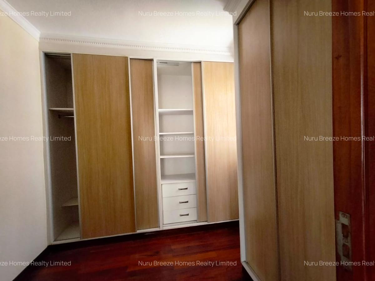 4 Bed Townhouse with En Suite in Kyuna - 8