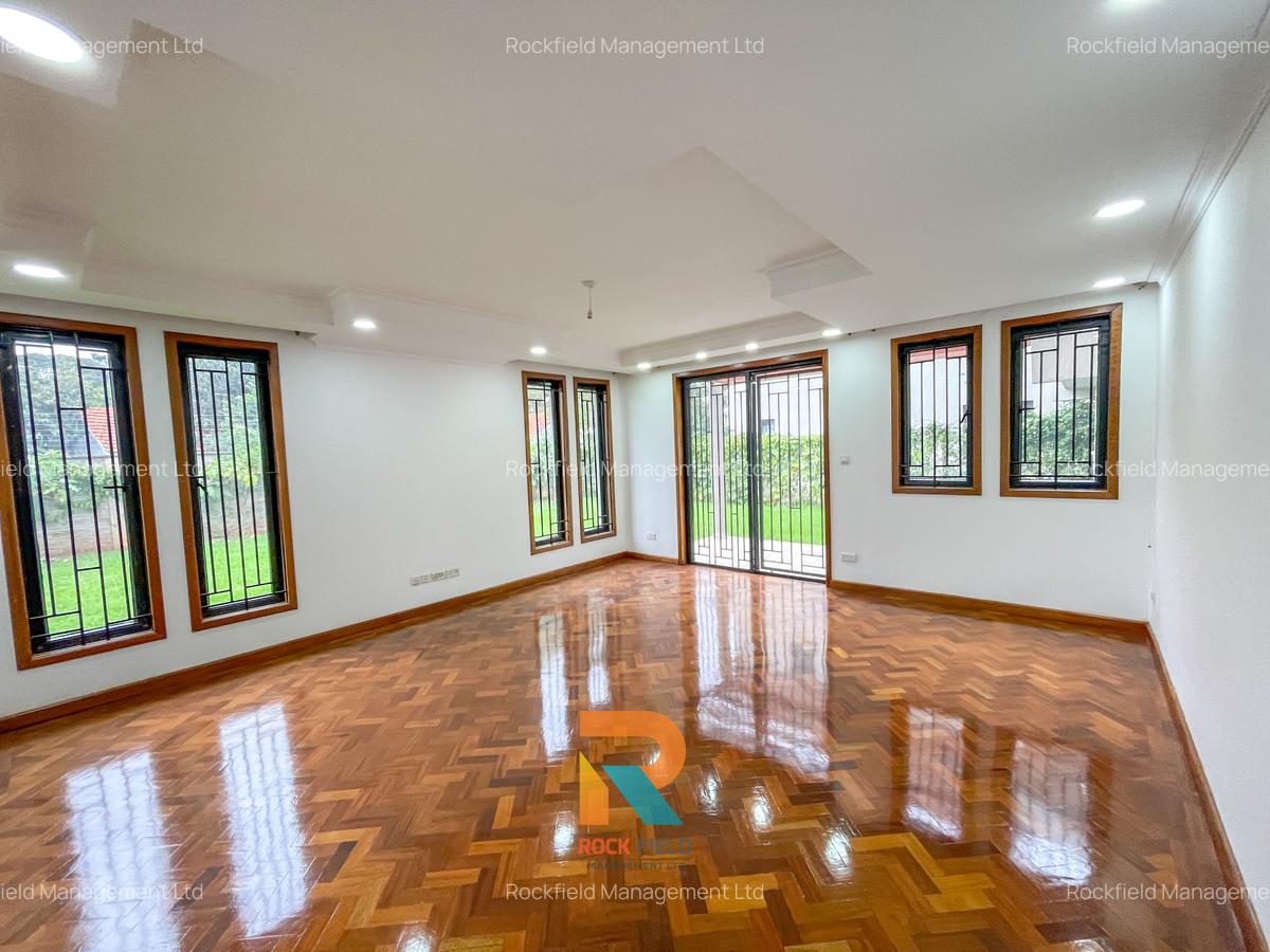 6 Bed Townhouse with En Suite in Lavington - 4