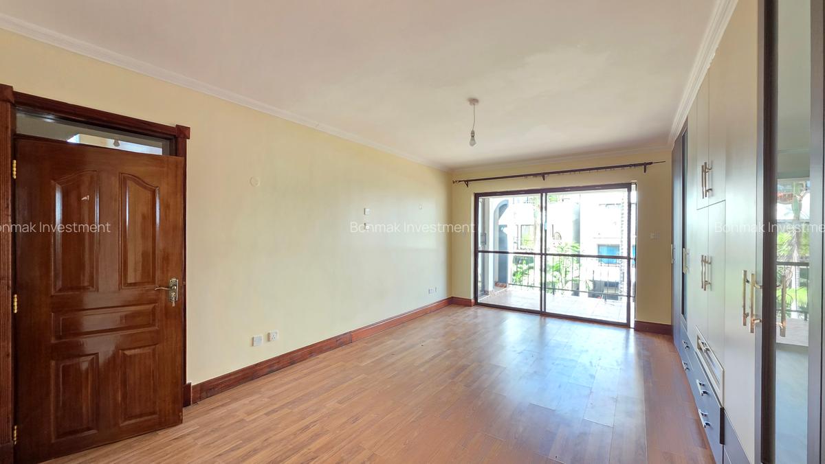 4 Bed Townhouse with En Suite at Greavelia Grove - 20