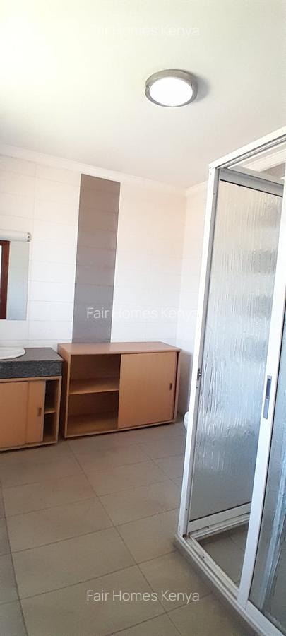 5 Bed Townhouse with En Suite at Riverside Drive - 8