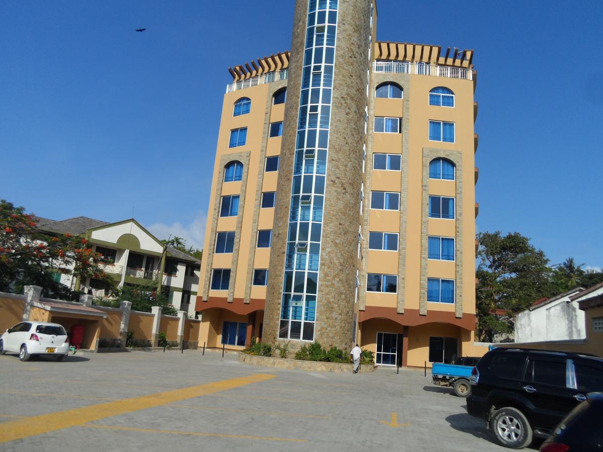 Serviced 2 Bed Apartment with En Suite in Nyali Area - 20