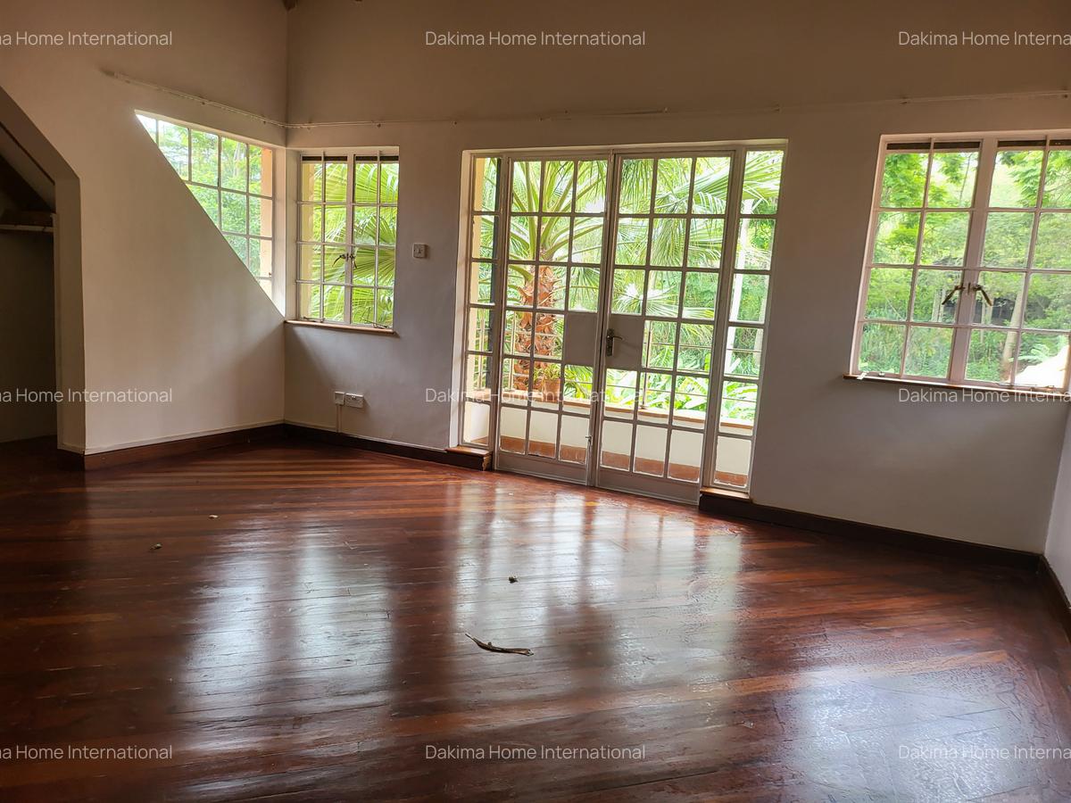 5 Bed Townhouse with En Suite in Rosslyn - 17