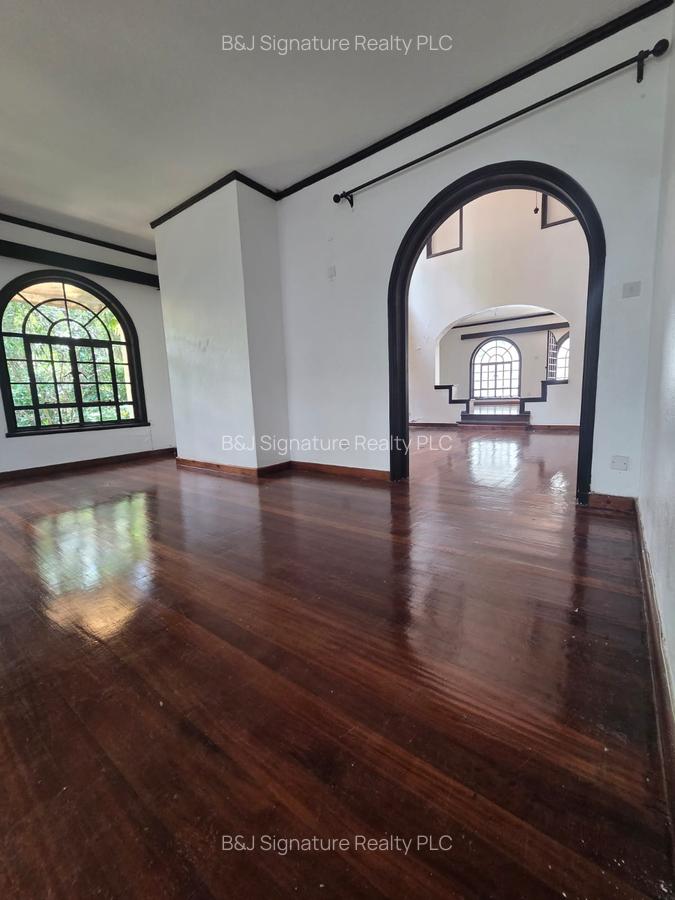 4 Bed Villa with En Suite in Riverside - 4