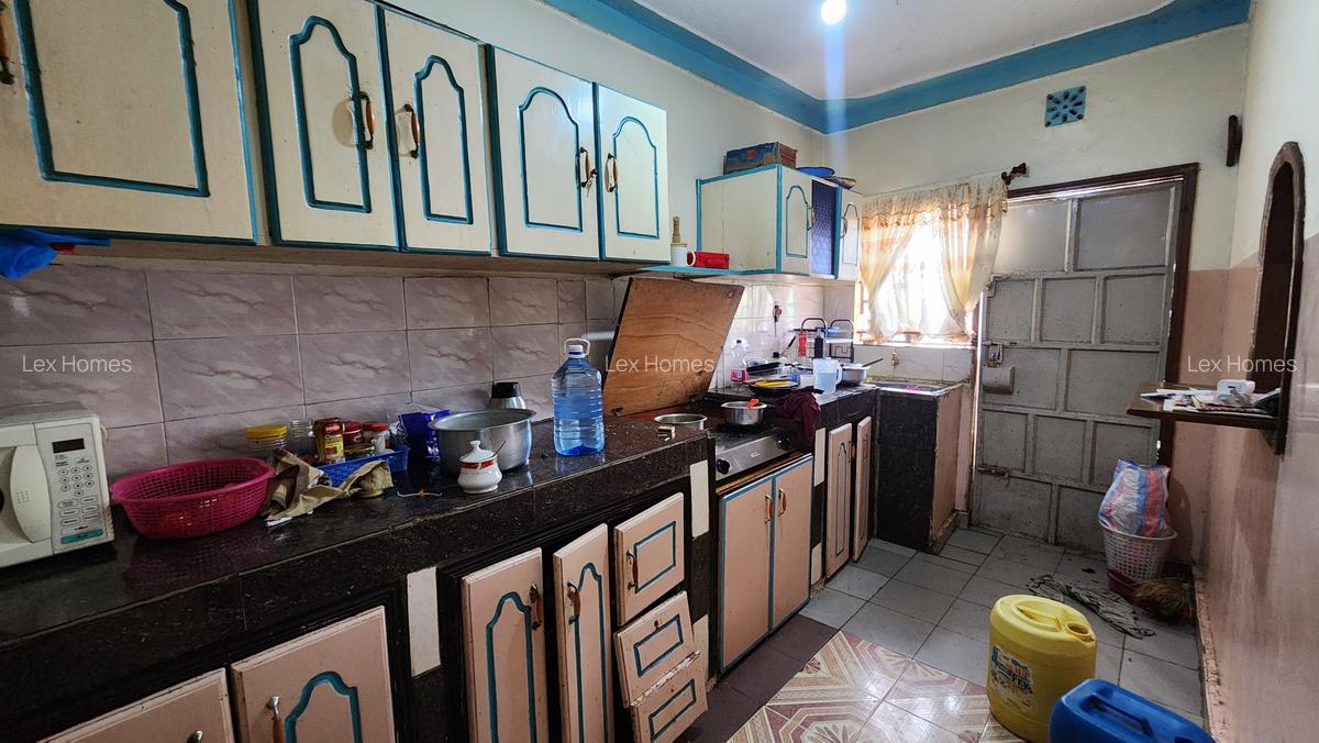 4 Bed House with En Suite at Mashuria - 11