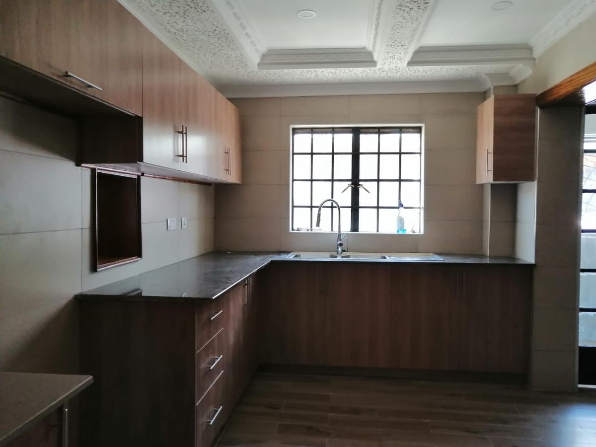 3 Bed Apartment with En Suite in Imara Daima - 17