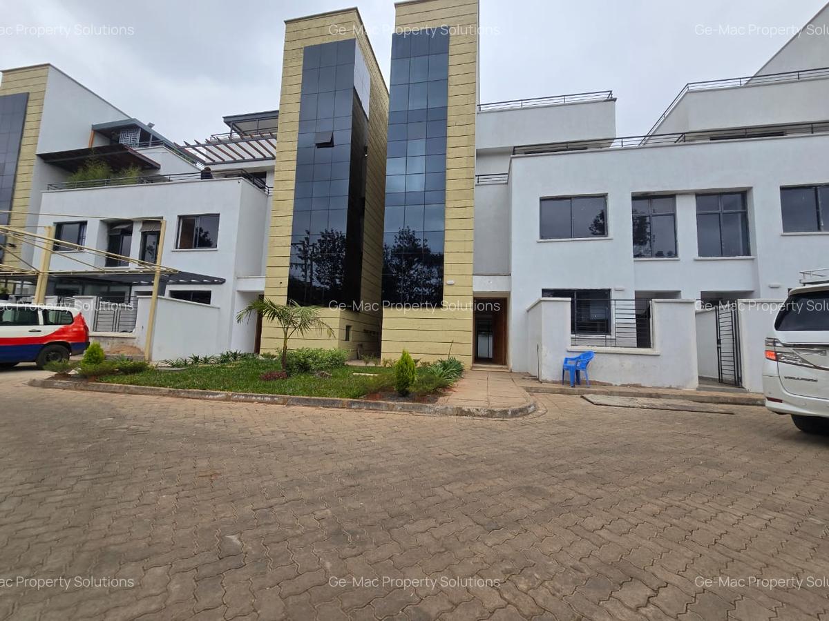 5 Bed Townhouse with En Suite in Lavington - 1