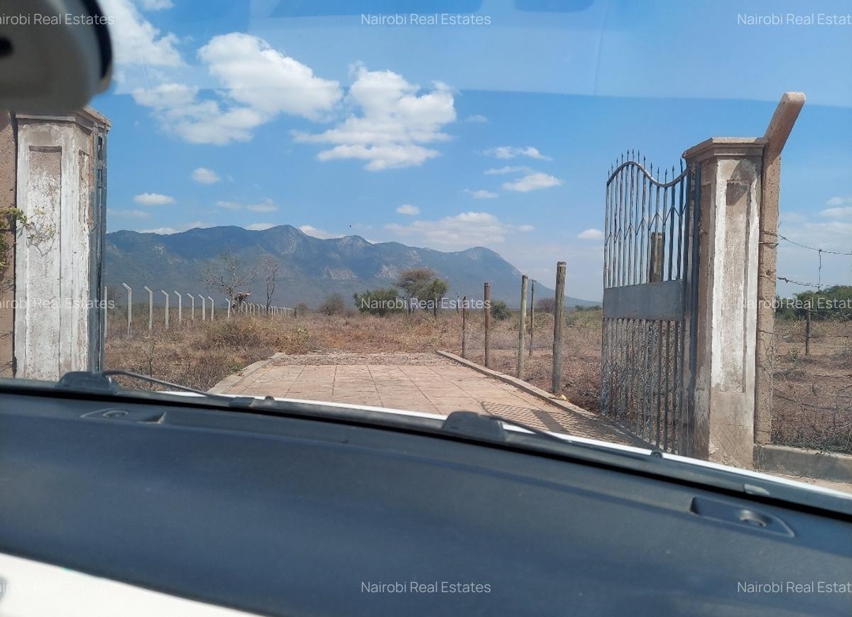 Land in Namanga - 1