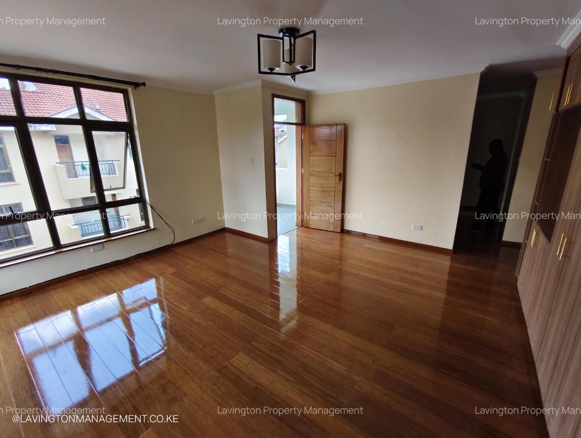 5 Bed Townhouse with En Suite at Lavington Green - 10